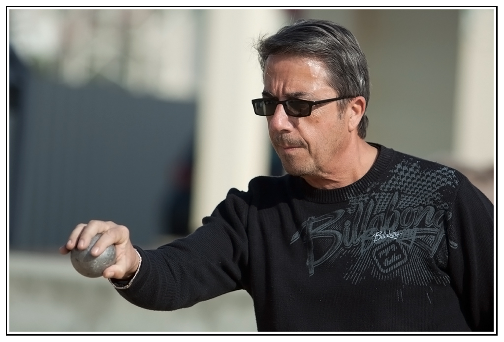 petanque23.jpg - Bouliste au tir